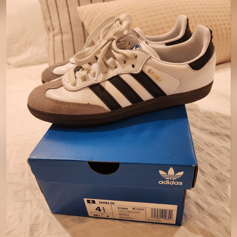 Adidas Sambas OG (4.5 Men's/5.5 Women's)